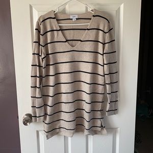Old navy knit sweater size L
